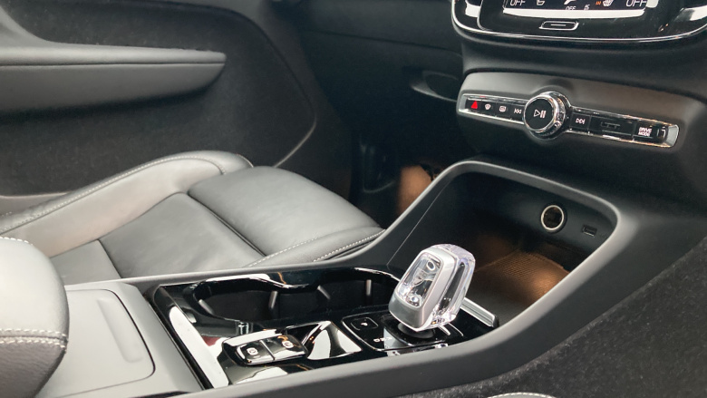 Volvo Xc40 2.0 B4P Inscription Pro 5dr Auto Petrol Estate